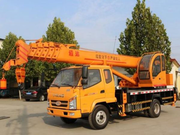 江都市吊车电话_好的吊车出租公司需要具备